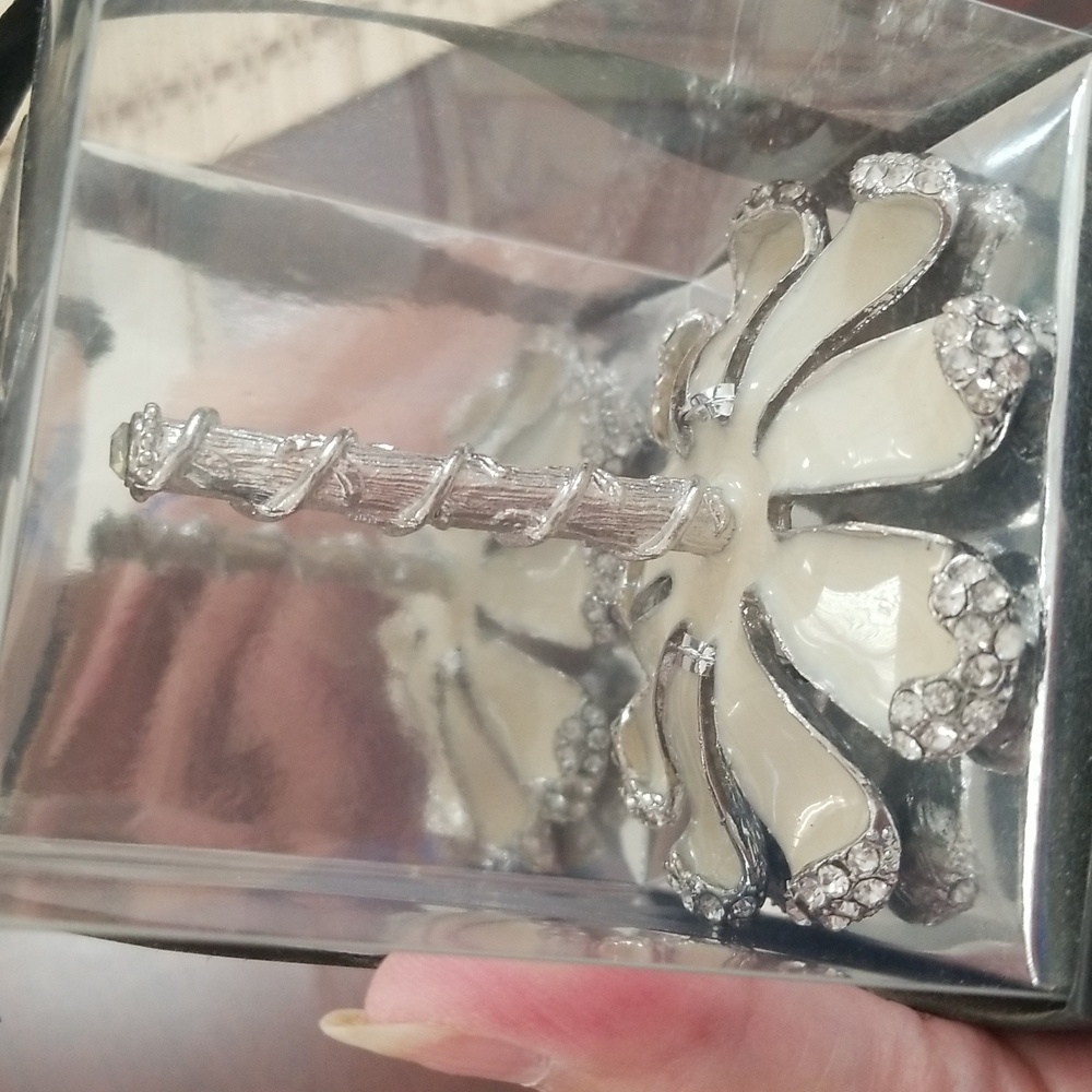 Ring holder - Picture 4 of 4